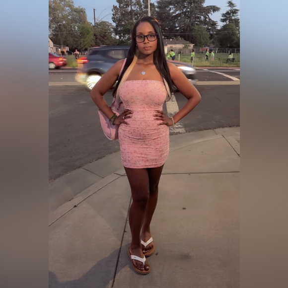 Blissfully Beautiful Boutique Other - Like this to be notified of my live share shows 💕